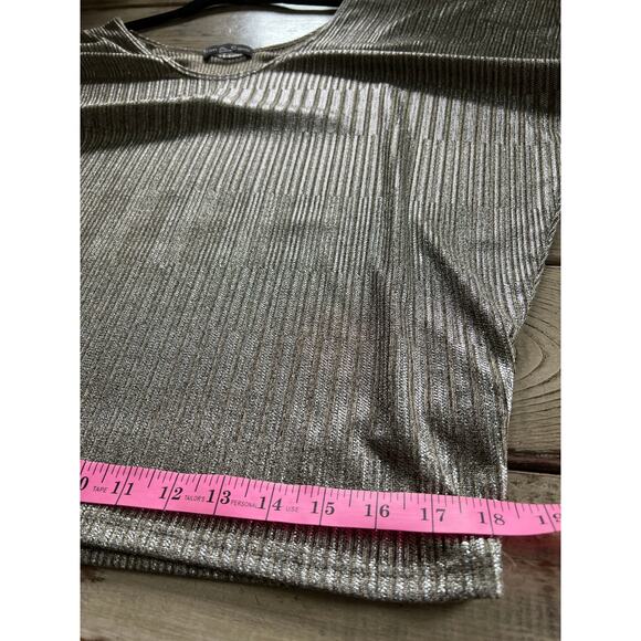 Kim & Cami size M gold metallic dolman sleeve blouse slinky shimmer short slv - Picture 7 of 7